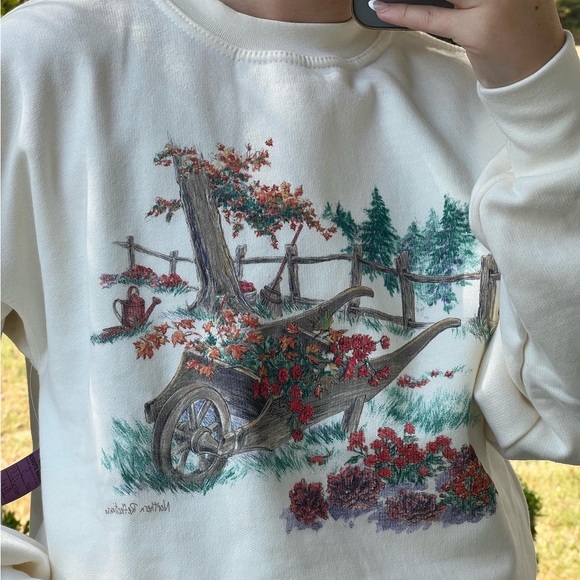 Women’s size small fall sweatshirt - Picture 3 of 3